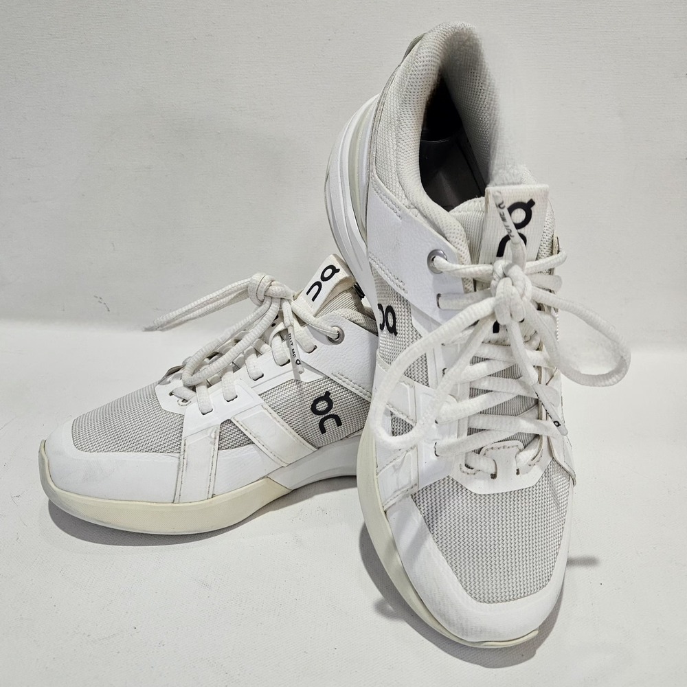 On Cloud The Roger Cloudnova Form Women Size 7 White Running Sneakers Shoes